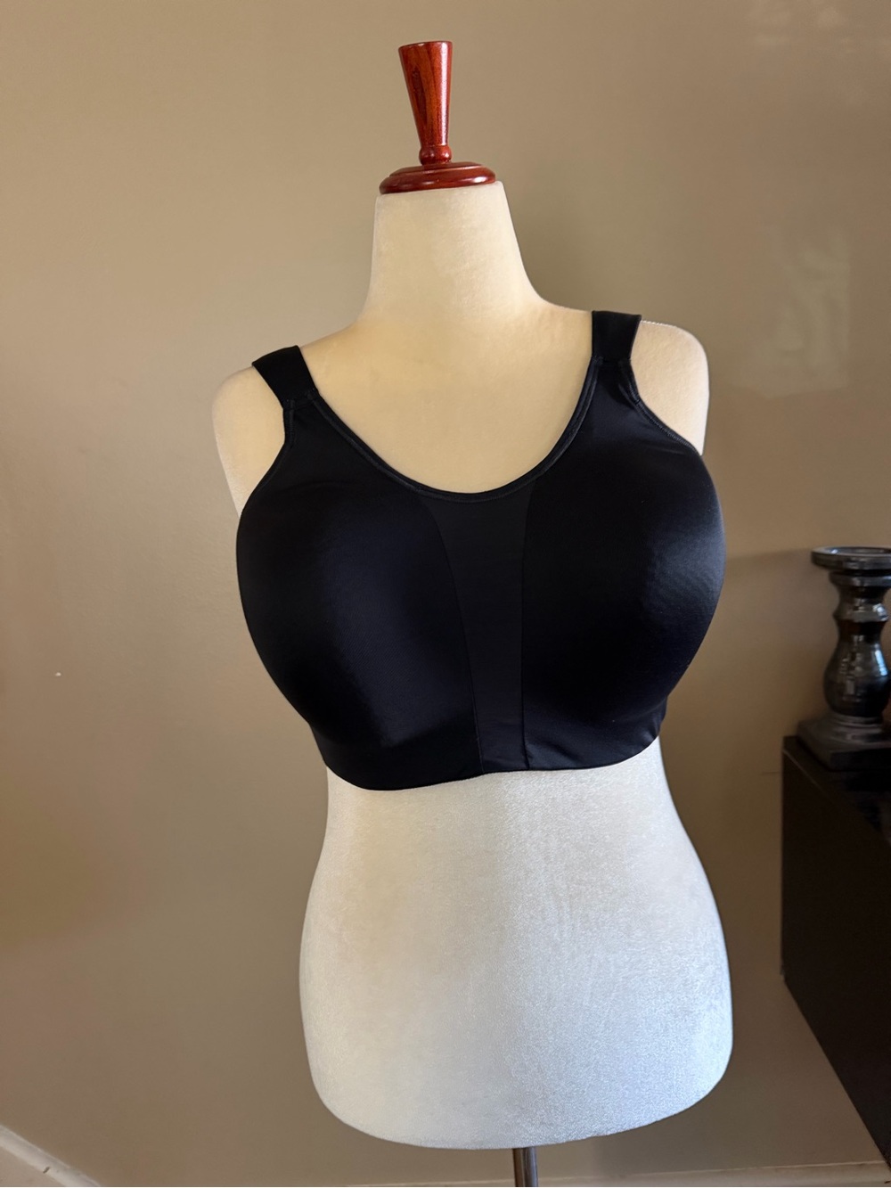 CALIA Women's Black Wireless Sports Bra 40DD Adjustable Straps Hook & Eye